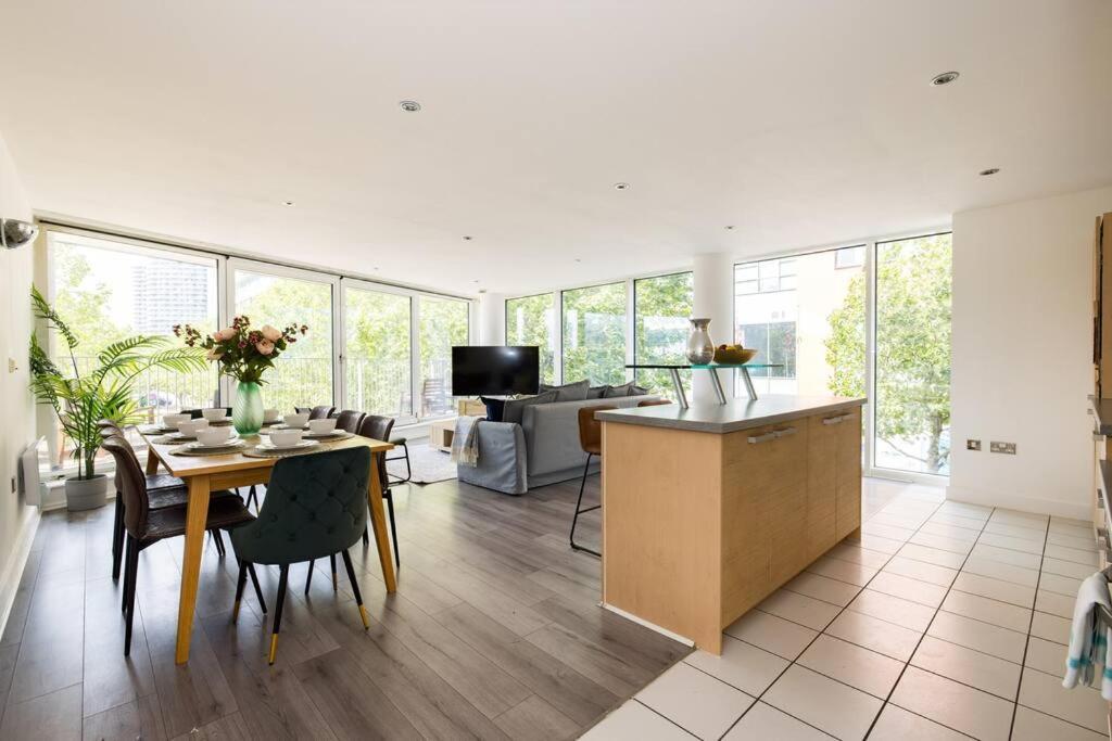 Luxury - Excel - O2- 3 Bedroom *