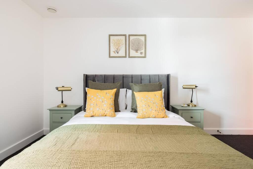 Luxury - Excel - O2- 3 Bedroom *